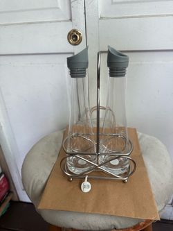 Beautiful Oil & Vinegar cruet by Princess House