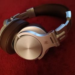 Studio Style Wireless/Wired Headphones 