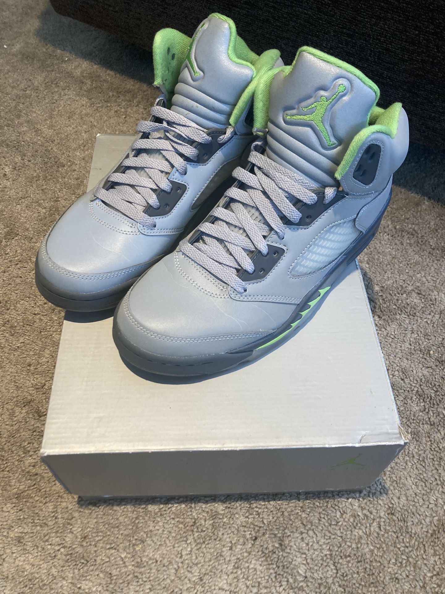 Jordan V Green Bean Size 8.5