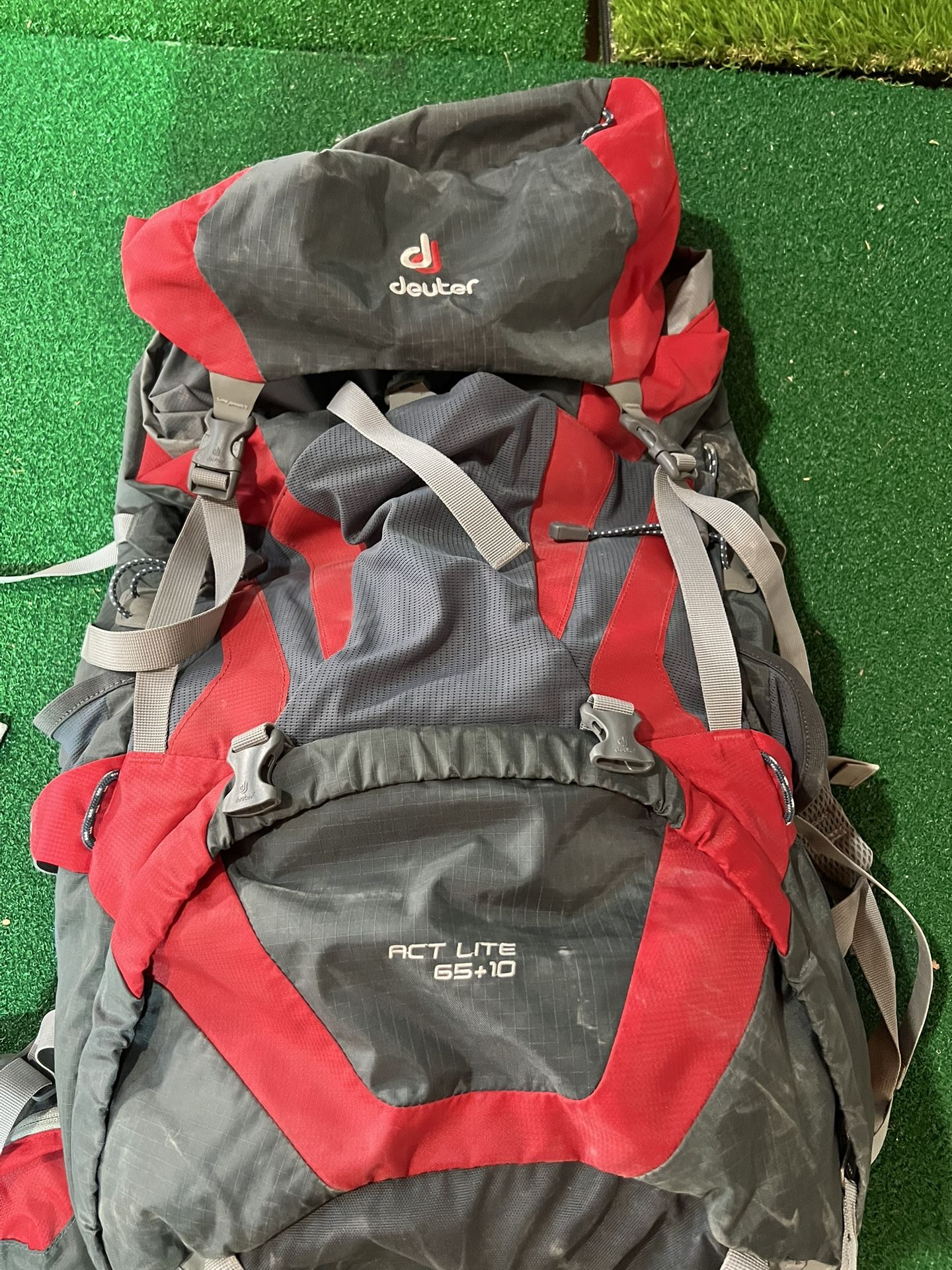 Deuter ACT Lite 65 + 10 L Backpack