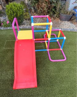 Climbing jungle gym play set with slide