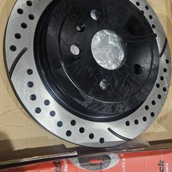 2010-2015 Chevy Camaro Rs V6 Crossdrilled And Slotted Break Rotors And Ceramic Pads.