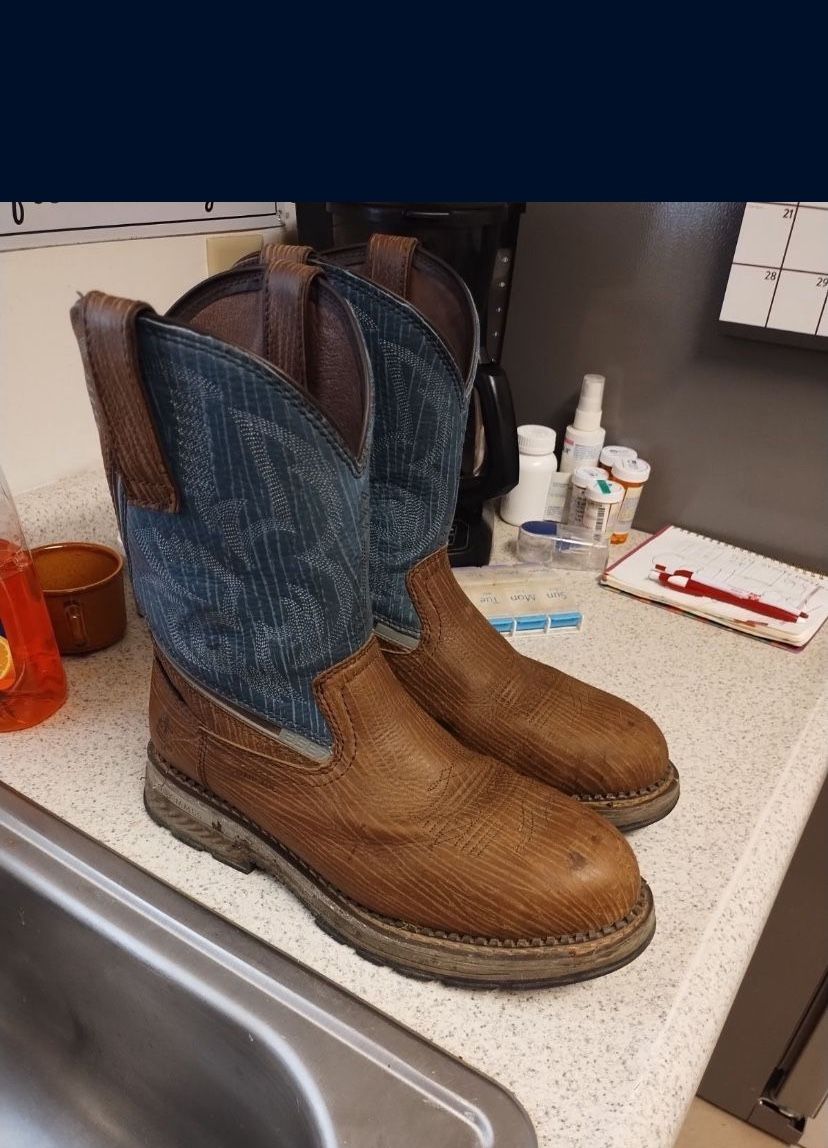 Cody James Men's Disruptor Waterproof Work Boot Composite size 11 wide. Only wore a couple times paid 200