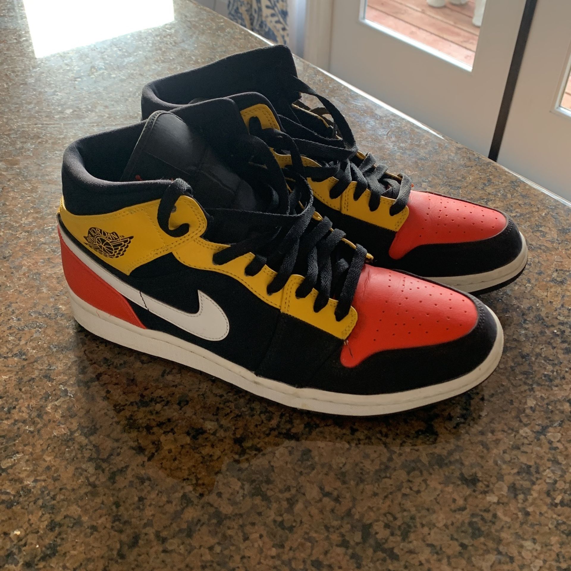 Nike Jordan 1 Mid  Men’s Size 10.5