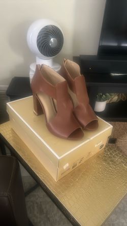 Mk Berkeley Strap high heels