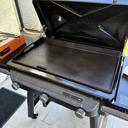 Traeger Flatrock (w/ cover)
