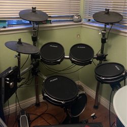 Alesis Command Mesh Kit Electronic Drum set