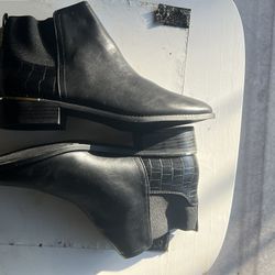 Aldo ankle women’s boots size 8- low heel-Black