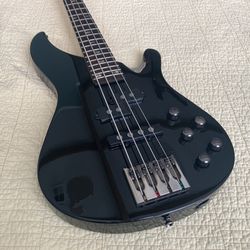 Mitchell Bass Guitar Black.