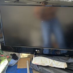 LG 32” INCH TV need it gone