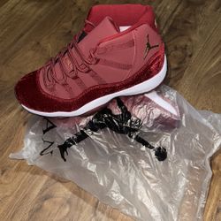 Air Jordan 11 Retro GG Heiress Red Velvet 