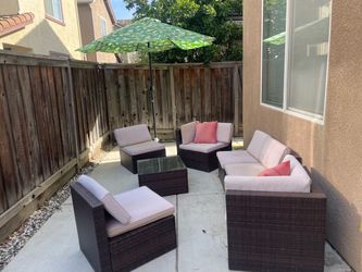 Outdoor Patio Furniture Set w Umbrella