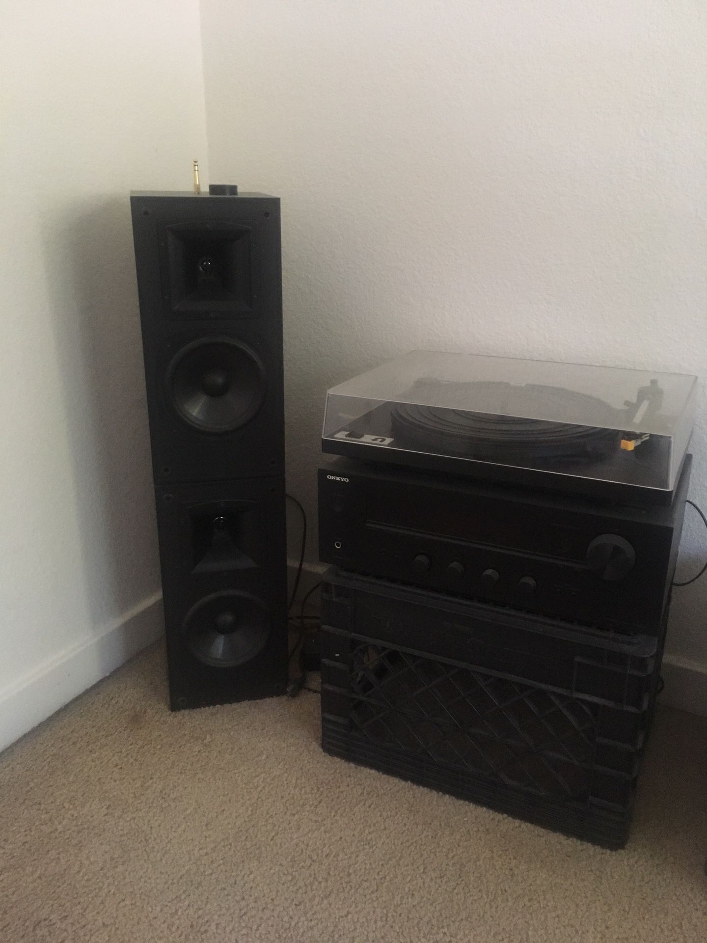 record player audio setup (turntable, receiver, speakers)