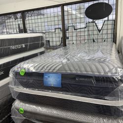 TWIN SIZE ENGLANDER PILLOW TOP MATTRESS & BOX SPRING BED SET