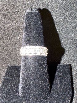 Ladies diamond ring