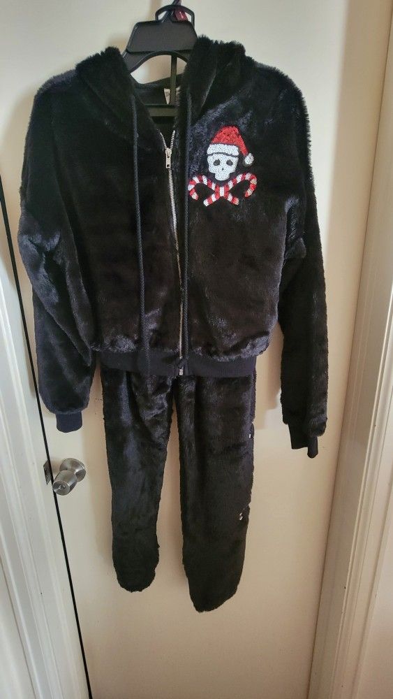 Super Cute 2 Piece Holiday Sweatsuit 