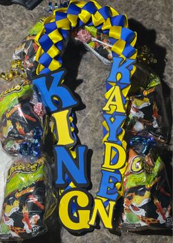 Custom grad leis