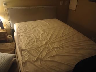 Full size bed