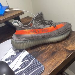 Yezzy 350 V2 Beluga