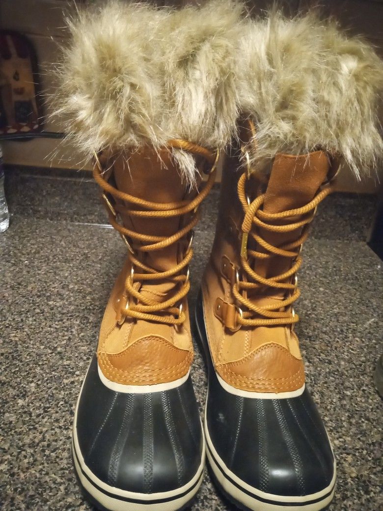 SOREL  Joan of Arctic™ insulated Waterproof wms size 11
 Brand New only wore one time -- too big for me