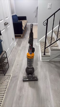 Dyson DC40 Upright Vacuum + Extra filter- Works Great!