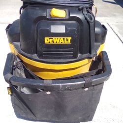 DEWALT WET/DRY VACUUM 