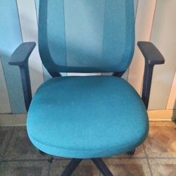 Adjustable Swivel Office Chair 