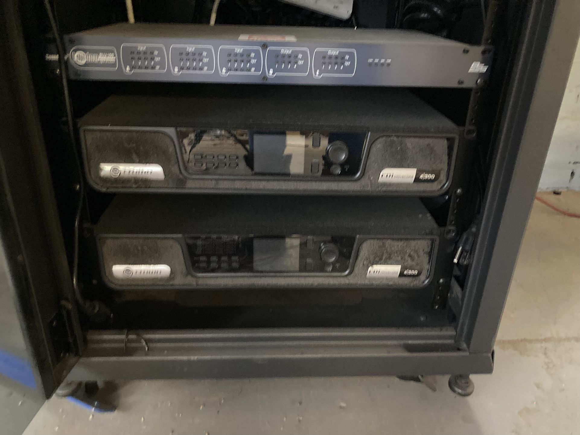 Crown CDi 4|300 DriveCore 4-Channel Power Amplifier (300W/ch) - DSP & BLU Link