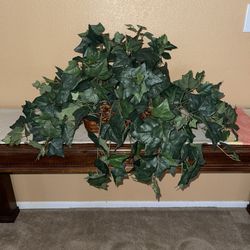 Artificial Silk Puff Ivy Plant In Ledge Basket. Leaf +/- : L 33", H 15". Basket: L 15", W 5.5", H5.5". 