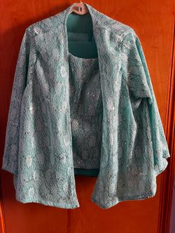 3 piece  set in mint  size 18