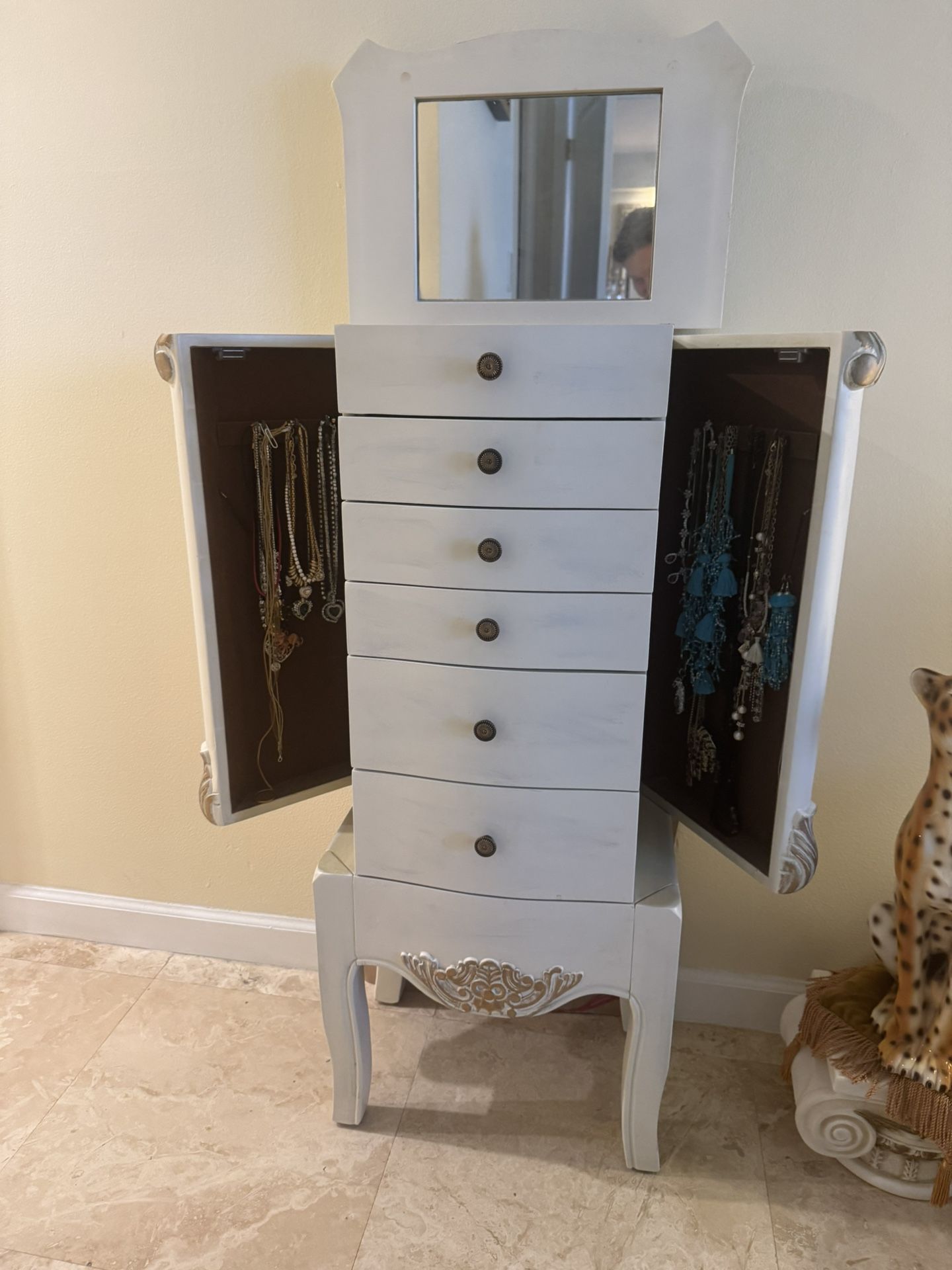 Ivory With Gold Accents Xtra Big Jewelry Box