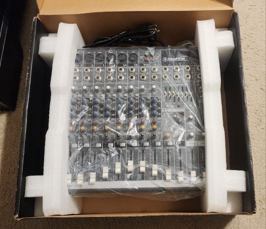 Mackie Pro Fx 12 Channel Mixing Board