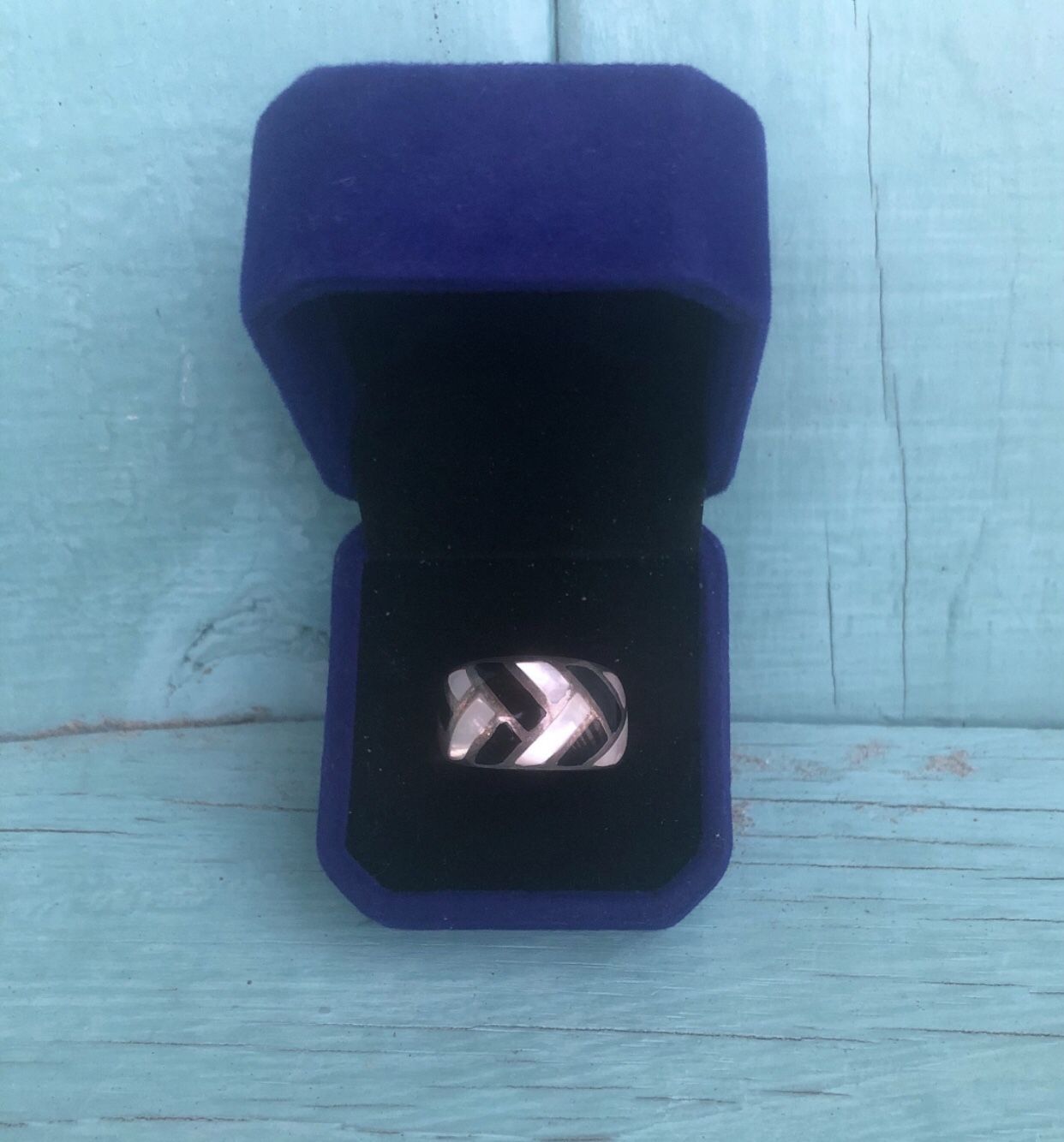 Beautiful Vintage Thick Band Sterling Silver .925 MOP & Black Onyx Band/Ring Size 9.5