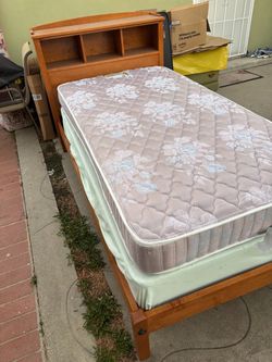 Ethan Allen Twin Size Wooden Bed Frame with Mattress