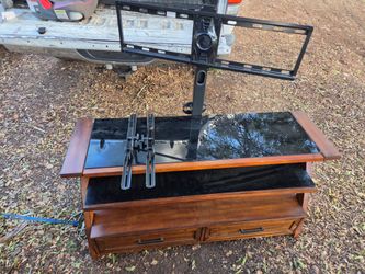 Tv stand/entertainment center