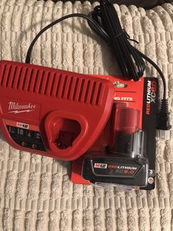 Milwaukee M12 Charger And Battery XC6.0 brand New