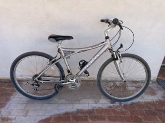 Motiv 18" Mountain/Hybrid Bike – Lightweight Aluminum Frame