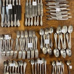 Vintage Flatware Set of 132 Pieces Old Colony by 1847 Rogers Bros. Used