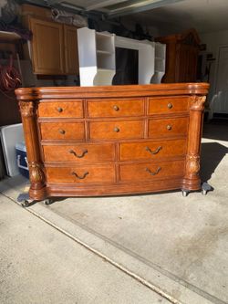 10 Drawer Dresser W/Mirror