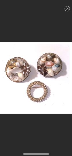 2 pc vintage seashell earrings ( clip on ) and pearl pin