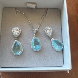 Beautiful Boxed New Necklace N Earrings Set Nice Gift $5 Cash For Set 