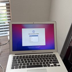 Apple MacBook Air 13"  8gb / 256gb SSD NEW Battery 