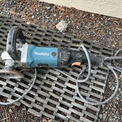 Makita 9227C Grinder