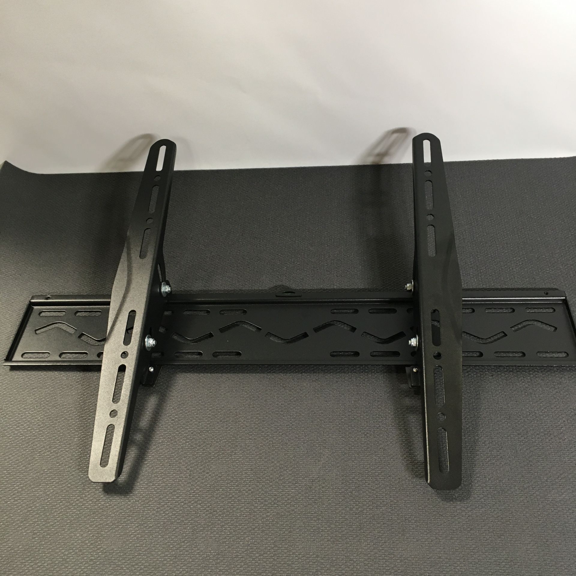 Universal 32” - 70” LED LCD SMART TV Wall Mount TV Bracket