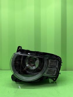 2020 2021 2022 2023 2024 2025 Land Rover Defender Left Driver Side Headlight OEM L8B2-13W030-FF