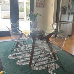 Dining table & Chairs 
