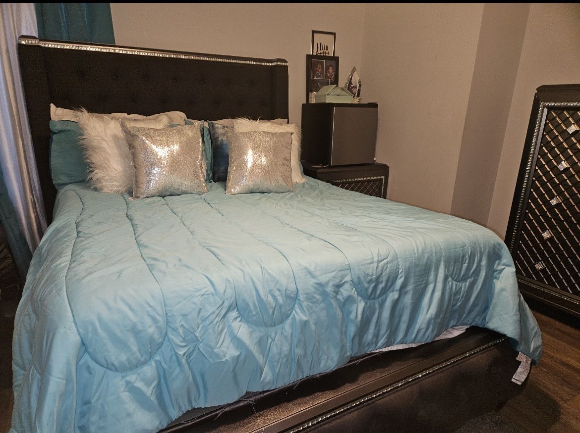 Queen Bed Frame 