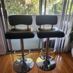 Bar Stools. Leather. Adjustable. Westwood.