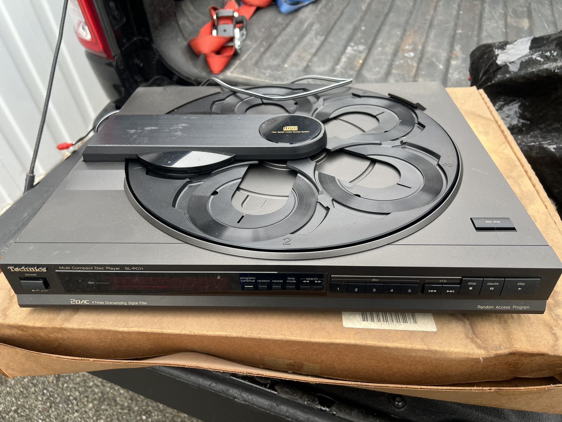 CD changer TECHNICS MULTI (5) COMPACT DISC CD PLAYER SL-PC11