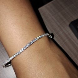 Bracelet PASS DIAMOND TESTER 💯.. NEGOTIABLE 